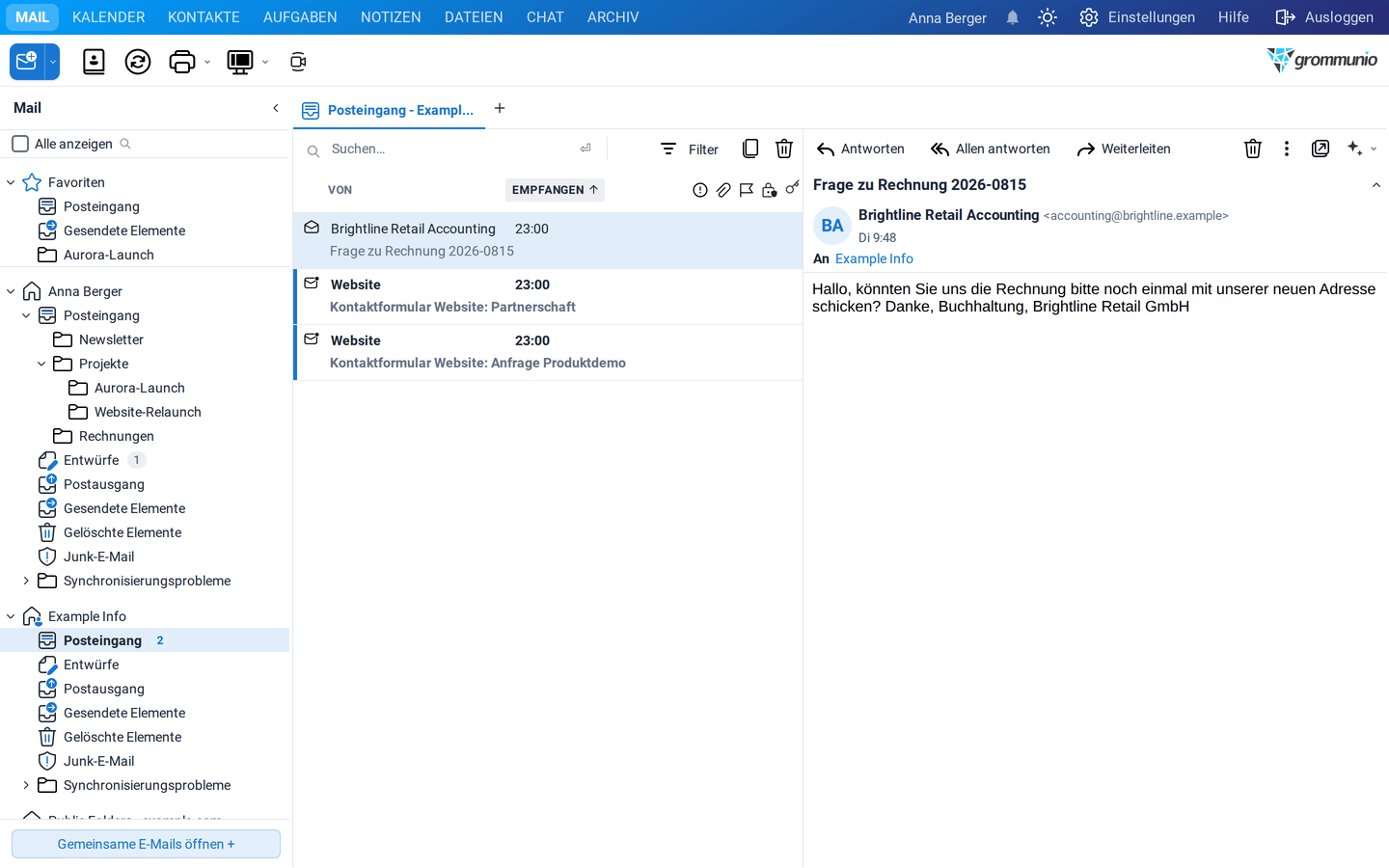 Das gemeinsame Postfach Example Info unter dem eigenen Postfach, mit einer E-Mail aus dem Kontaktformular der Website im Lesebereich